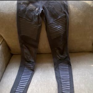 ALO motto leggings